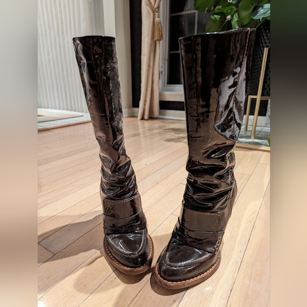 Dolce & Gabbana Patent boots!